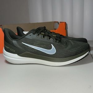 NIKE AIR WINFLO 9 NEW, size 14, very comfy, last one!